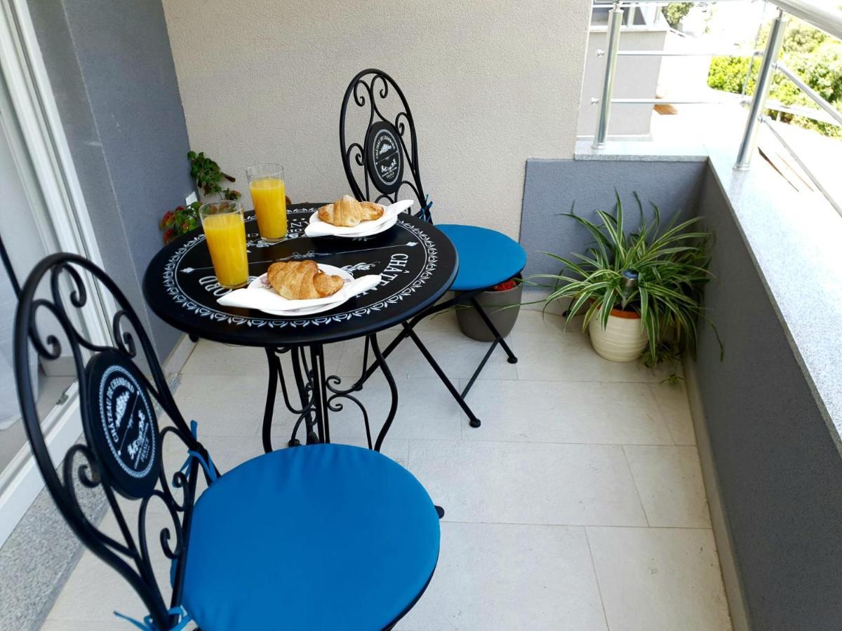 Orchid Seaview Apartment With Garage Parking 자톤 외부 사진