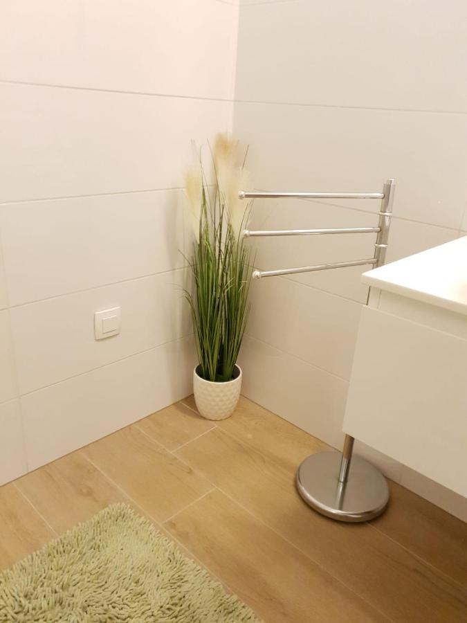 Orchid Seaview Apartment With Garage Parking 자톤 외부 사진
