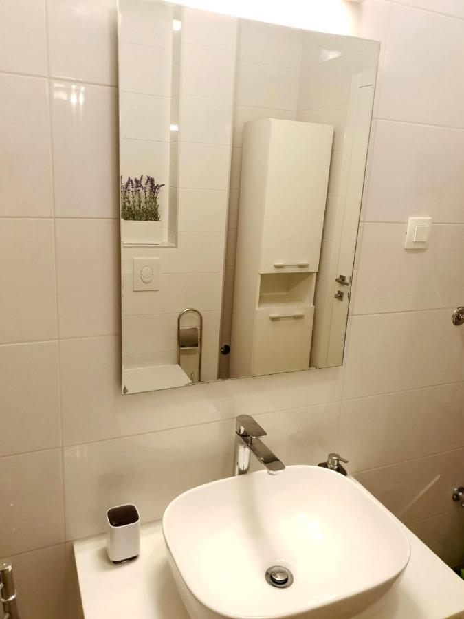 Orchid Seaview Apartment With Garage Parking 자톤 외부 사진
