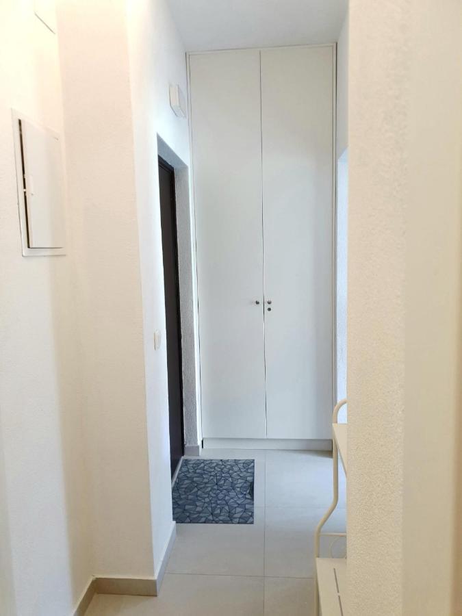 Orchid Seaview Apartment With Garage Parking 자톤 외부 사진