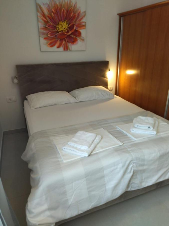 Orchid Seaview Apartment With Garage Parking 자톤 외부 사진